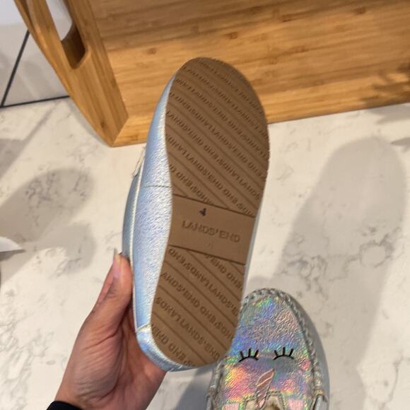 Lands' End Sleeping Unicorn Iridescent Girls Moccasin Slippers size 4 whimsical - Picture 7 of 8